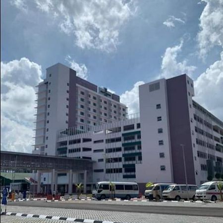 Serapi Verdure Hotel Kuching Exterior foto